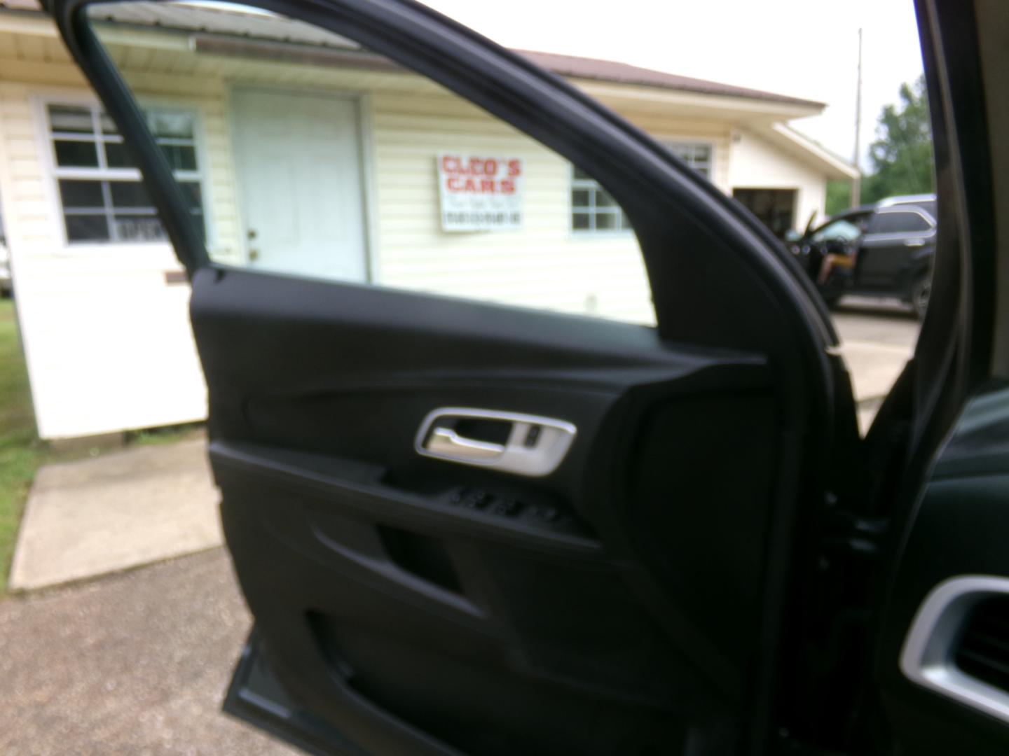 2012 Gray /Black Chevrolet Equinox (2GNALBEK9C1) , located at 401 First NE, Bearden, AR, 71720, (870) 687-3414, 33.726528, -92.611519 - Photo#6